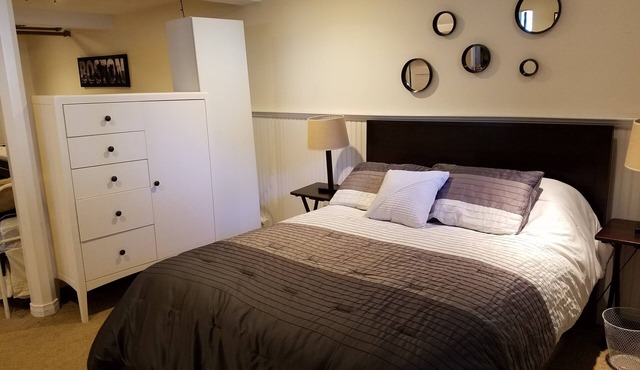 Private, Spacious Suite, Private Entrance, near Boston
