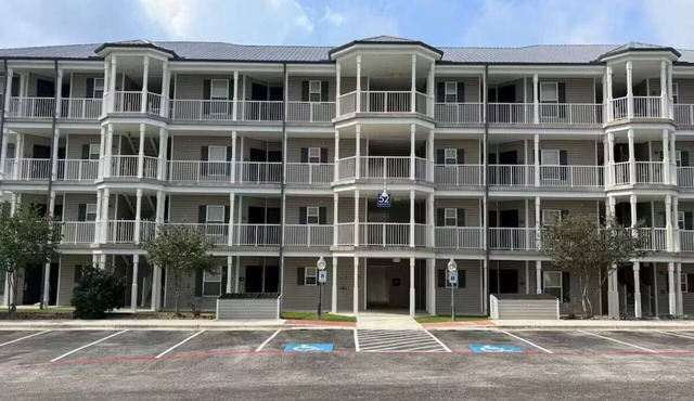 Relaxing 2-Bedroom Condo with AC, WiFi in Scenic Canyon Lake
