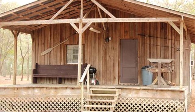 Riverfront Getaway Cabin with a Boat Ramp Access near Brunswick in Southeast Georgia