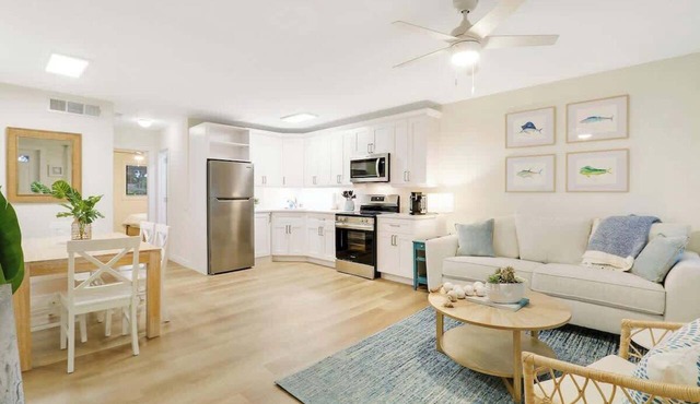 Sailfish Suites 10 - Waterfront and Pet Friendly