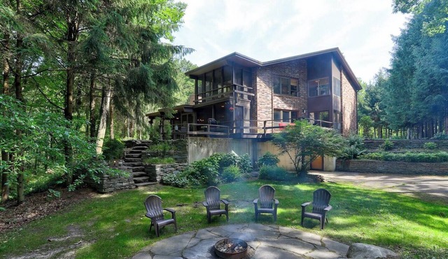 Secluded Riverfront Getaway