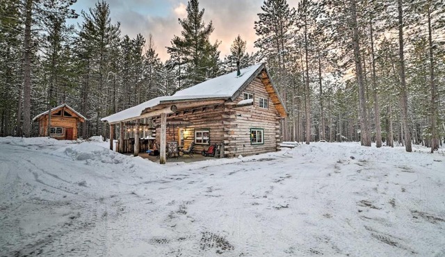 Secluded Vanderbilt Cabin, 9 Mi to Treetops!