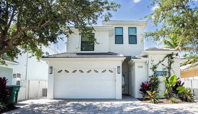 Sorrento 5BR Pool Home | Hot Tub, Walk to Beach