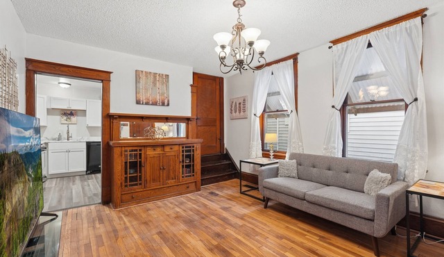 Spacious 2BR Across from Como Lake - Bramble