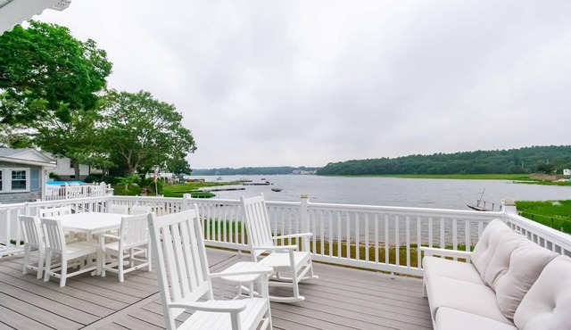 Spacious 3BR Sunset Island Beach House