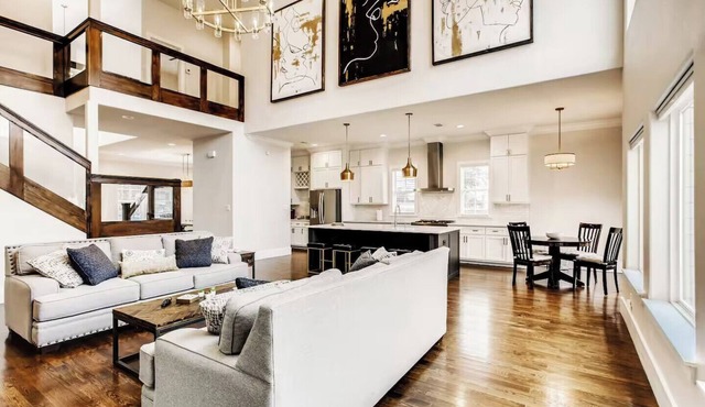 Spacious 5-bedroom villa in Heart of Dallas