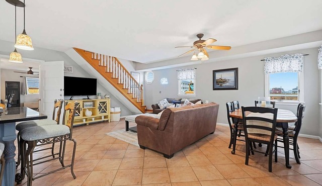 Spacious 5-bedroom WAVES OF HAMPTON I & II Combined