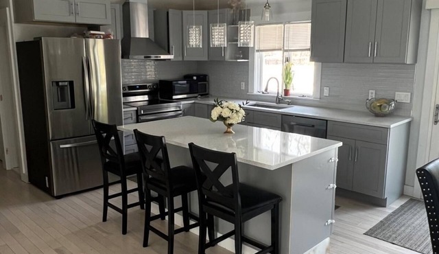 Spacious 7-bedroom house with fitness room, WiFi in wonderful Barnstable