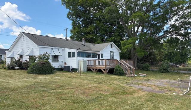 Spacious Home with fenced in yard, close to everything, great for families