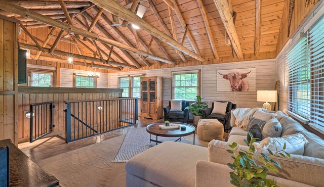 Spacious Resort Cabin – Sleeps 16, Minutes to Silver Dollar City!