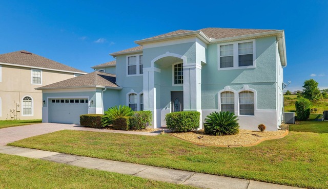 Spacious villa, outdoor entertaining - family friendly. Near theme parks.