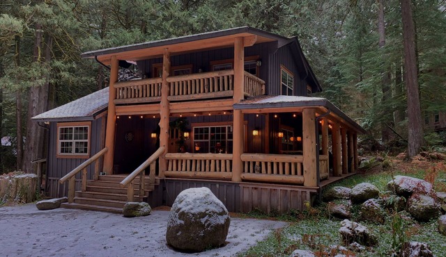 Spring/Summer availability! On 2 creeks, wood burning fireplc, log gazebo.