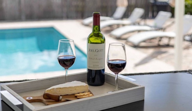 Sunshine Retreat! New! Sparkling Blue Pool And Spa