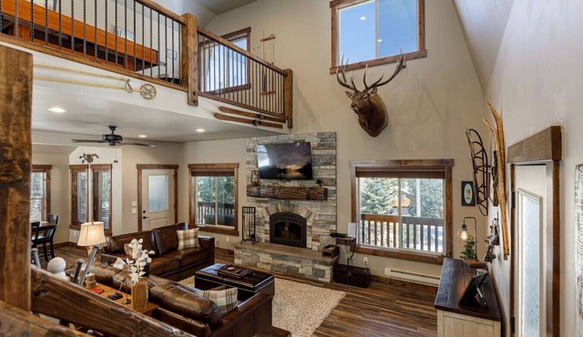 The Knotty Pine Cabin