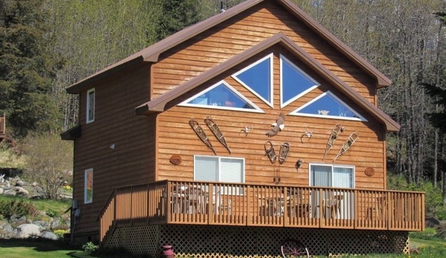 The Lazy Moose at Hideaway Cabins