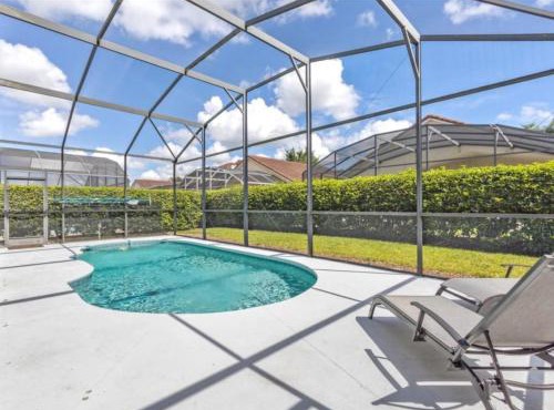 Themed 4 bed house, private pool , Close to Disney