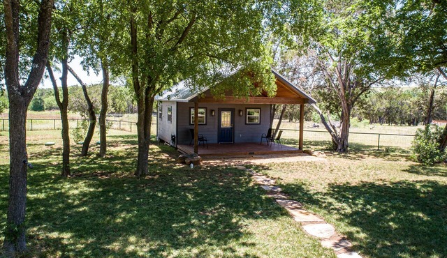 Tiny Home in Canyon Lake 5 mins to Lake & River, Prime Area, Pet Friendly!