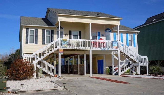 Toadally Relaxin': Cozy 2BR Duplex near the beach in Holden Beach, NC.
