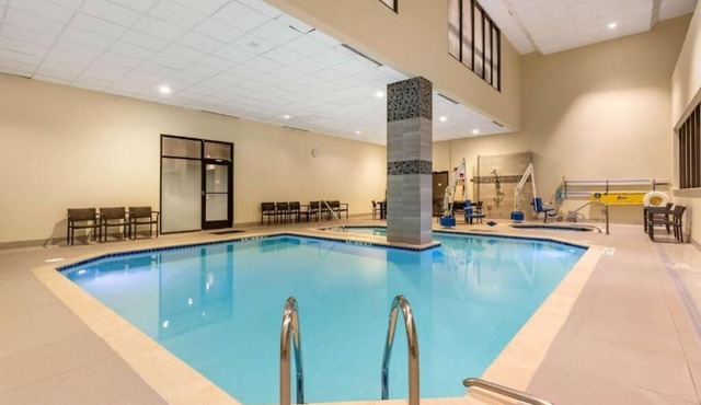 Two 2BR Connecting Suites for Groups w/Free Breakfast | 0.5 Miles to Georgetown