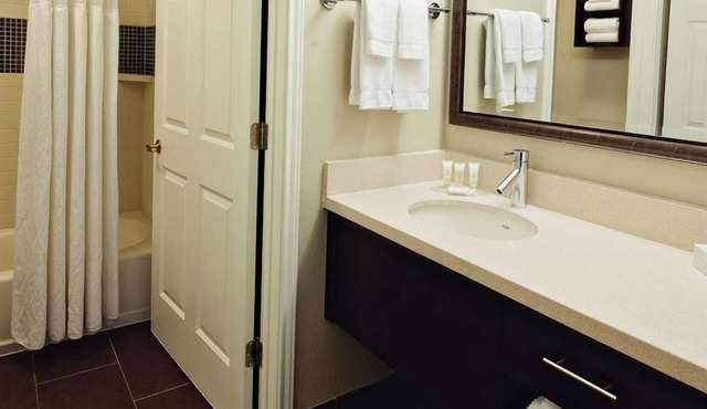 Two Comfortable 2BR Suites w/Full Kitchen | Outdoor Pool | Free Breakfast