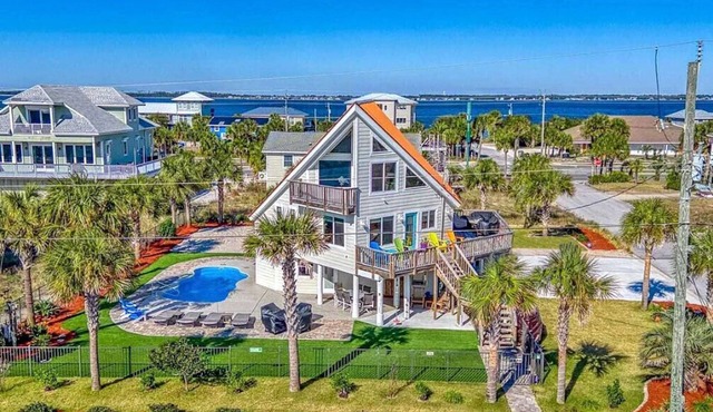 Two if by Sea – Steps to the Gulf with a Private Pool!