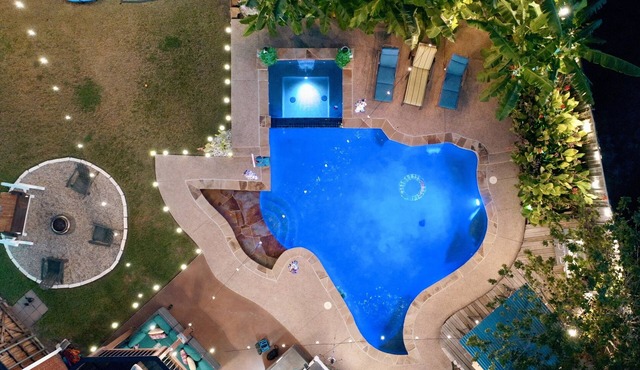 TXShapedPrivatePool&Spa.TikiBar.PuttingGreen.Gameroom.Patios.Playground.Firepit