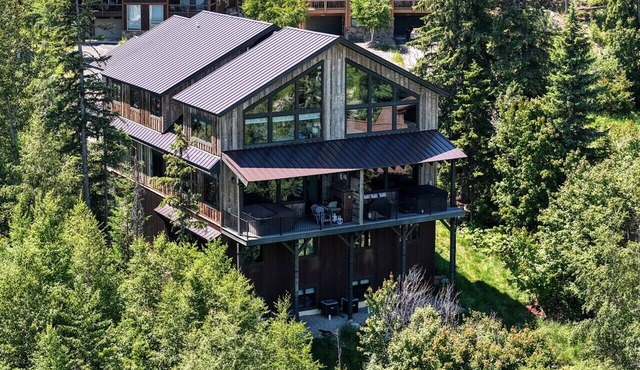 Ultimate Whitefish Mountain Home, Sleeps 44, 17BD 12BA, Incredible Space!