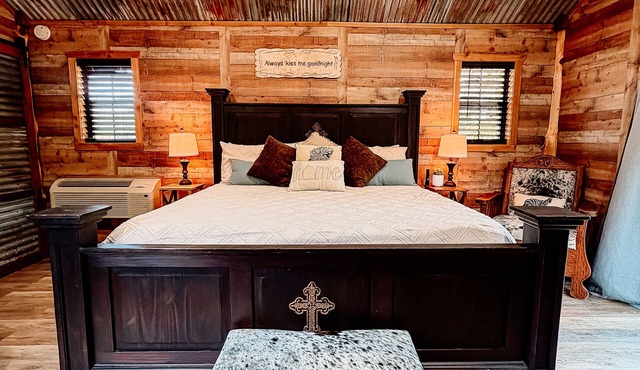Upper Room - Come explore the wild wonders of Oak Meadow Ranch