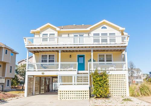 Villa Corolla - Corolla, Crown Point, 115 Yds to Beach, Pool, Hot Tub, Foosball, Flex Stays