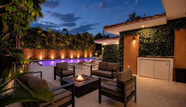 Villa Paradiso New Pool Movie Theater Golf Firepit