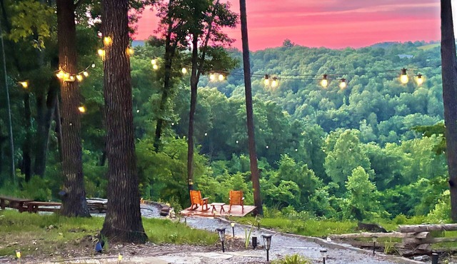 Wanderer Mountain Views Lounge,Bar, patio Lake access,kayaks,Grill,Fireplace,TV
