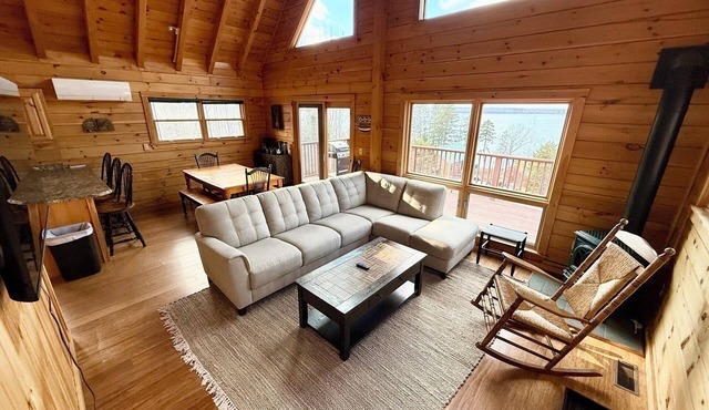Waterfront Cabin with Private Beach in Bar Harbor. Minutes from Acadia National Park & Downtown Bar Harbor. Newly furnished 3-bedroom, two baths with game room, outdoor grill and fire-pit.