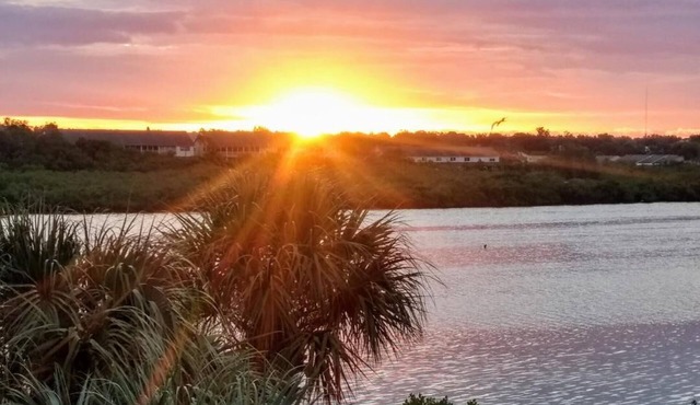 Waterfront Condo with an amazing view - Pet Friendly