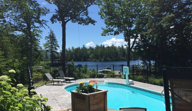 Waterfront Log Cabin with Pool on Conway Lake