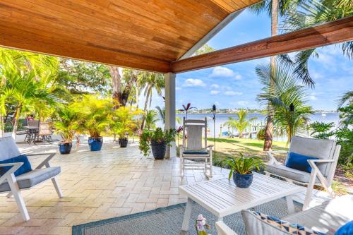 Waterfront Stuart Oasis w/Hot Tub & Dock!