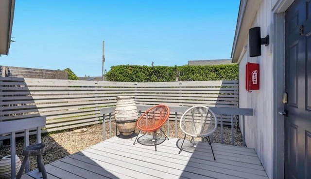 Waterfront studio and more in a Boutique Hotel, Heart of Hampton Bays,. in Hampton Bays
