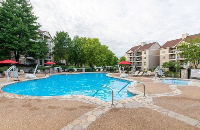 Branson | Lakeside Resort Retreat | Pools, Golf & Attractions