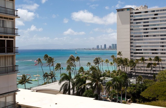 Hawaiian Dream - 8th floor Ocean View w/Full Kitchen