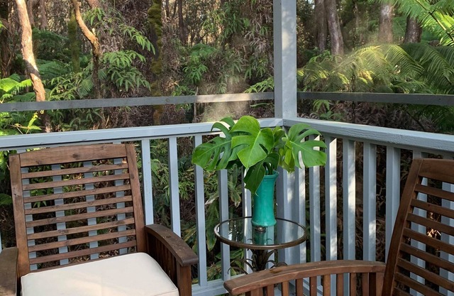 Liko Lehua Cottage in Volcano, Sleeps 2-4
