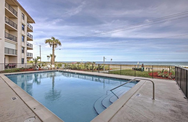 Oceanfront Ormond Beach Condo w/Pool Access! in Ormond Beach