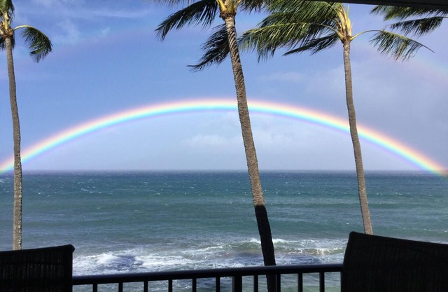 Spectacular OCEANFRONT! 2BR/2BA Papakea L305. Available Dec 23 - Jan 5th