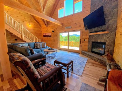 Log Cannon Mountain Attractions Table 