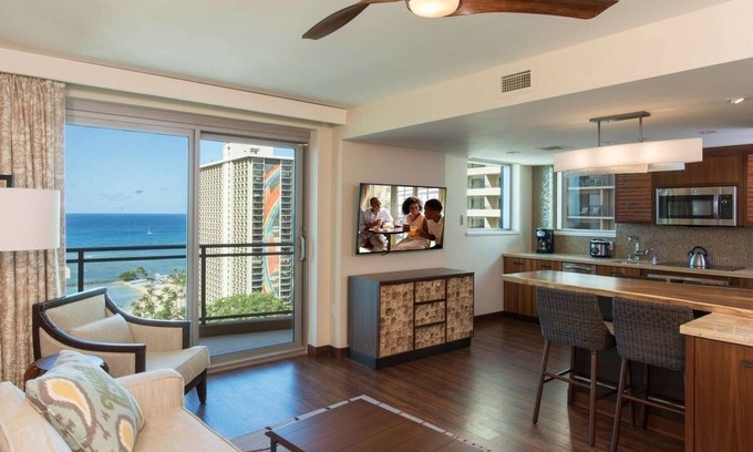 Waikiki Apartment | 2 Bed, 2 Bath Ocean View – Grand Islander HGVC Hawaiian Village