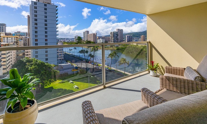 Kaka'ako Condo | Beautifully Upgraded Studio Close to Waikiki Beach