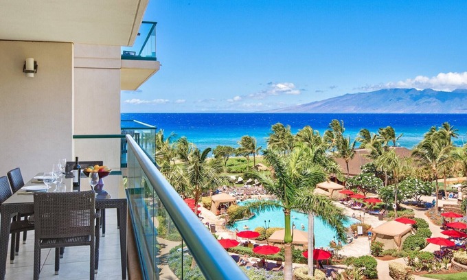 Kaanapali Condo | Maui Resort Rentals: Honua Kai - 4 Total Bedrooms, 5th floor Ocean AND West Maui Mountain Views