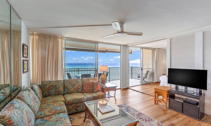 Kahana Apartment | Newly remodeled oceanfront condo with pool, lanai & private W/D - near beach