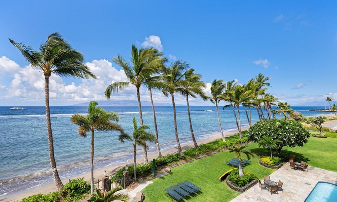 Lahaina Apartment | Oceanfront Paradise! Stunning Views from Lahaina Shores 313