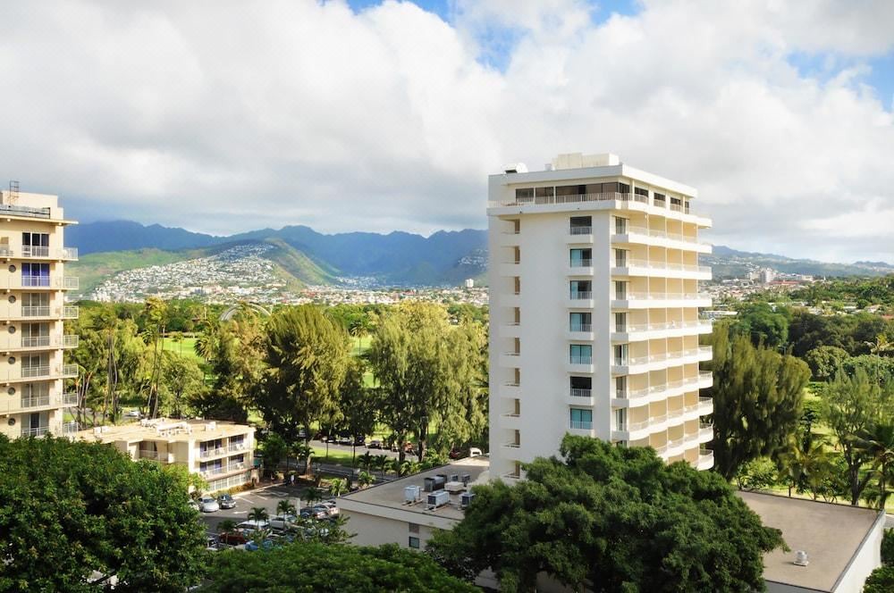 Photo of Buildings in Diamond Head - Kapahulu - St. Louis