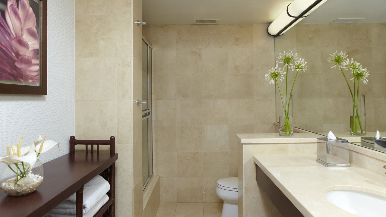 Photo of Bathroom in Diamond Head - Kapahulu - St. Louis