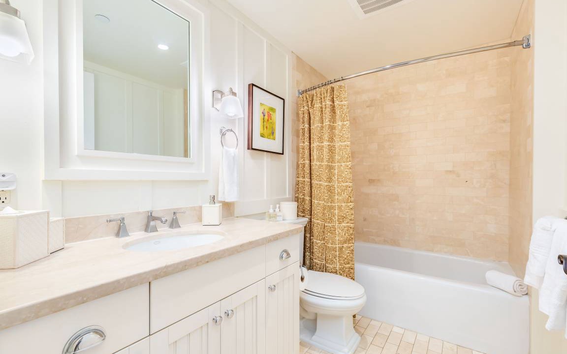 Photo of Bathroom in Kahuku
